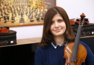 Judit Uri - Profesora de Canto, Violín, Lenguaje Musical y Plástica